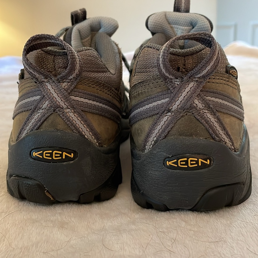 Keen Olive and Black Athletic Shoes - Picture 5 of 7